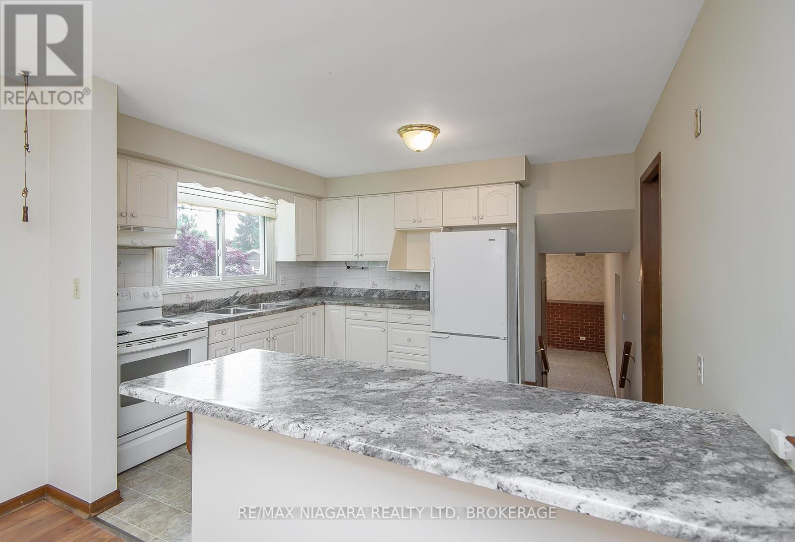 Photo 15 of 800 Ferndale Avenue, Fort Erie ON