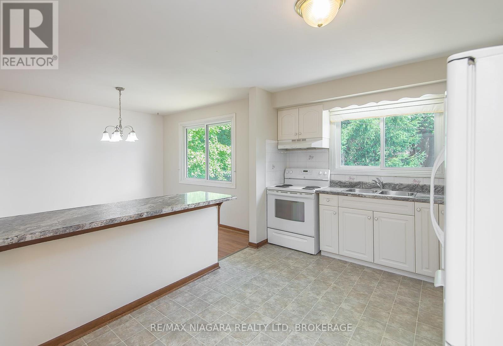 Photo 17 of 800 Ferndale Avenue, Fort Erie ON