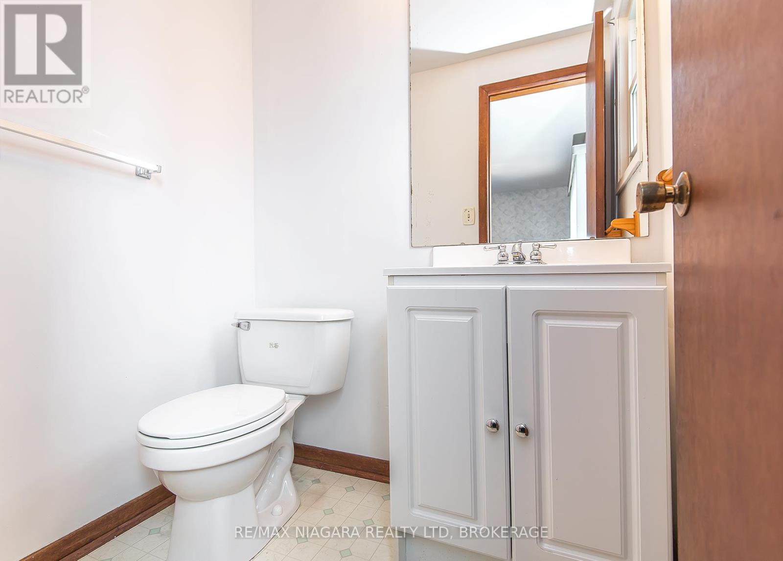 Photo 22 of 800 Ferndale Avenue, Fort Erie ON