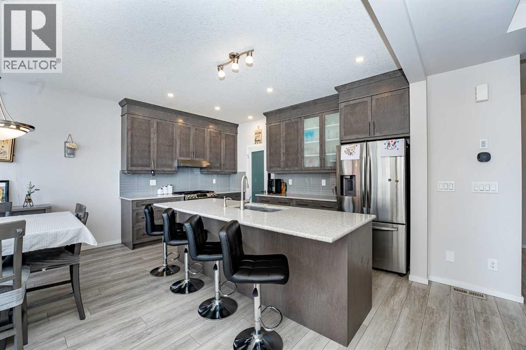 Photo 12 of 717 Windrow Manor Sw, Airdrie AB