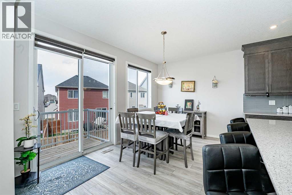 Photo 13 of 717 Windrow Manor Sw, Airdrie AB