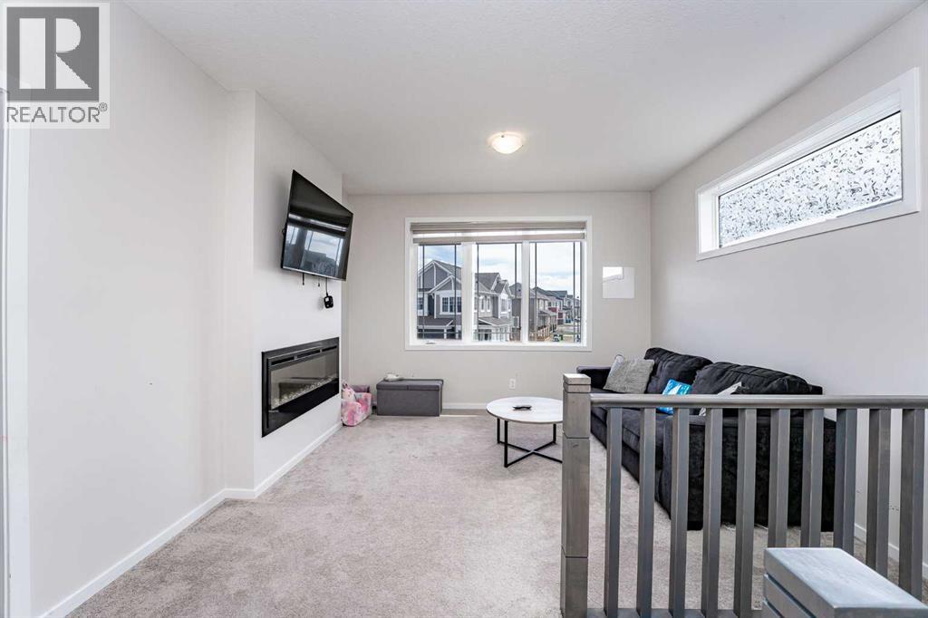 Photo 18 of 717 Windrow Manor Sw, Airdrie AB