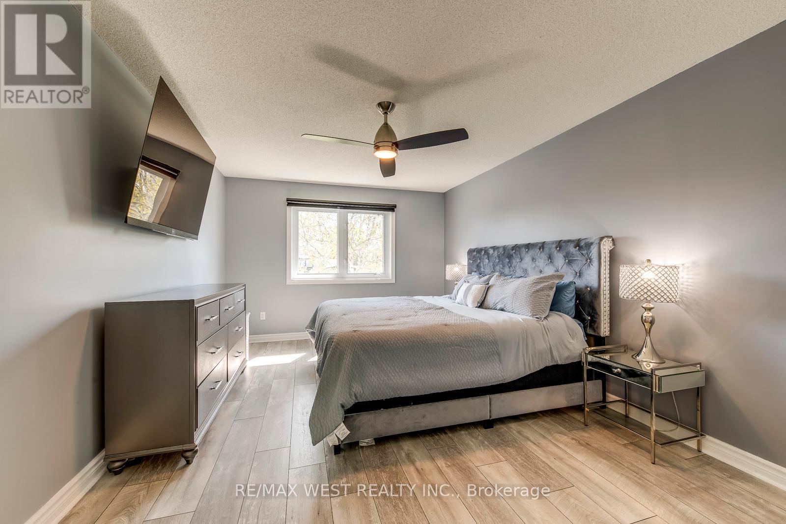Photo 11 of 8077 Mount Carmel Boulevard, Niagara Falls ON
