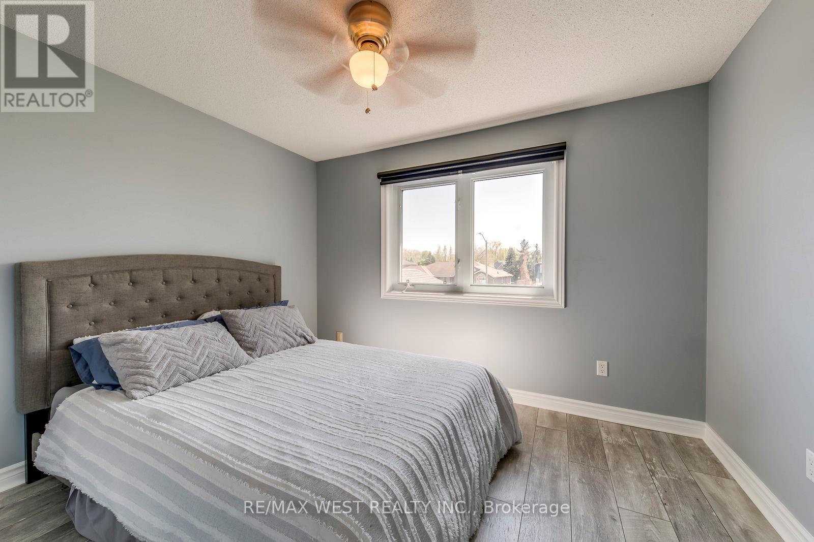 Photo 19 of 8077 Mount Carmel Boulevard, Niagara Falls ON