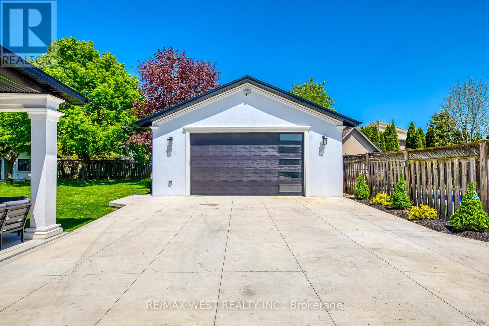 Photo 41 of 8077 Mount Carmel Boulevard, Niagara Falls ON