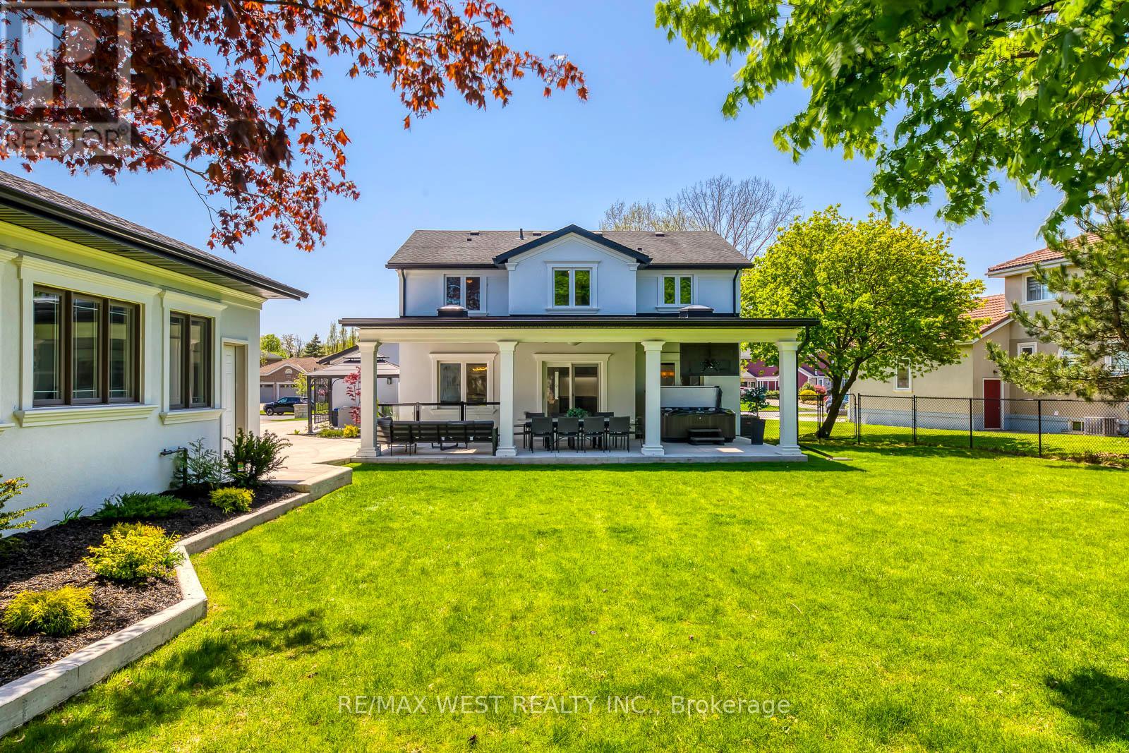 Photo 1 of 8077 Mount Carmel Boulevard, Niagara Falls ON