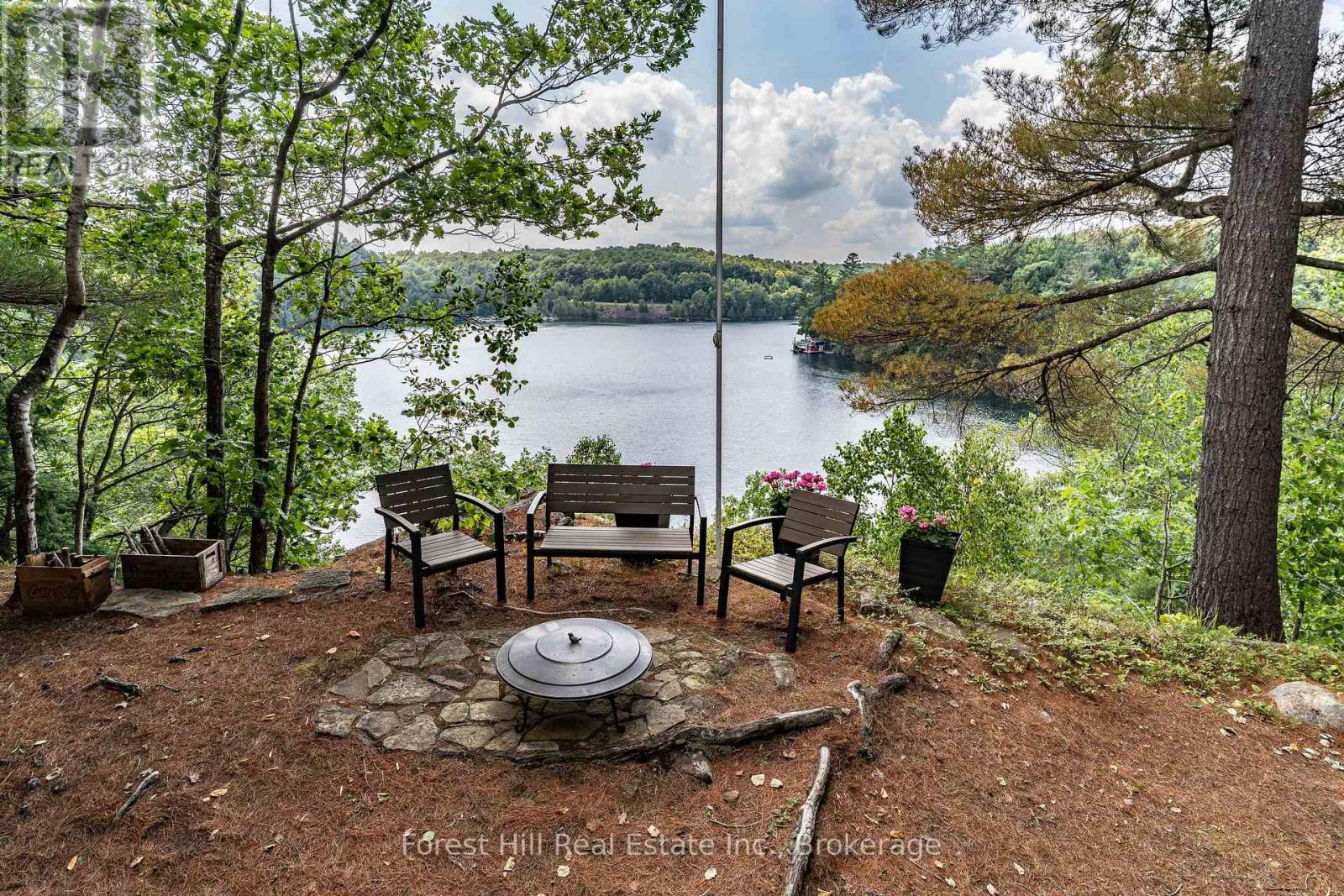 Photo 18 of 29 2324 Hwy 141 Beaumont Bay Rd Road, Muskoka Lakes ON