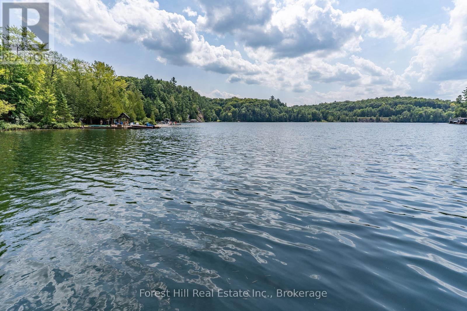 Photo 10 of 29 2324 Hwy 141 Beaumont Bay Rd Road, Muskoka Lakes ON