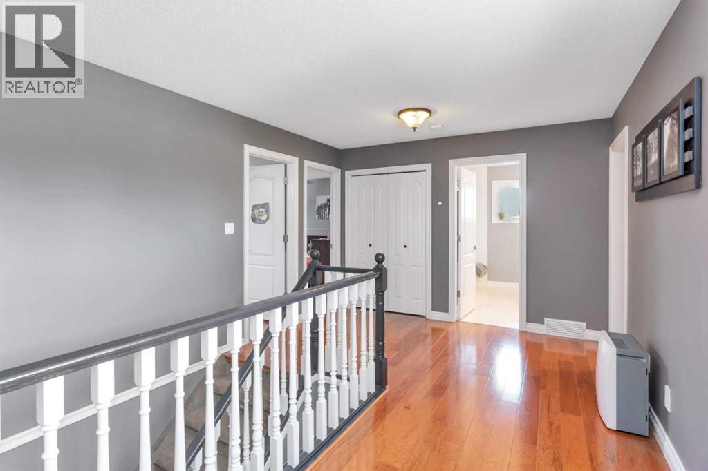 Photo 11 of 116 Armitage Close, Red Deer AB