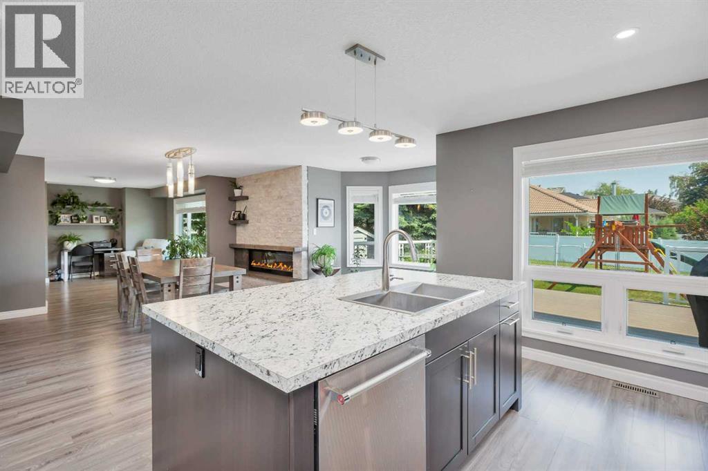 Photo 7 of 116 Armitage Close, Red Deer AB