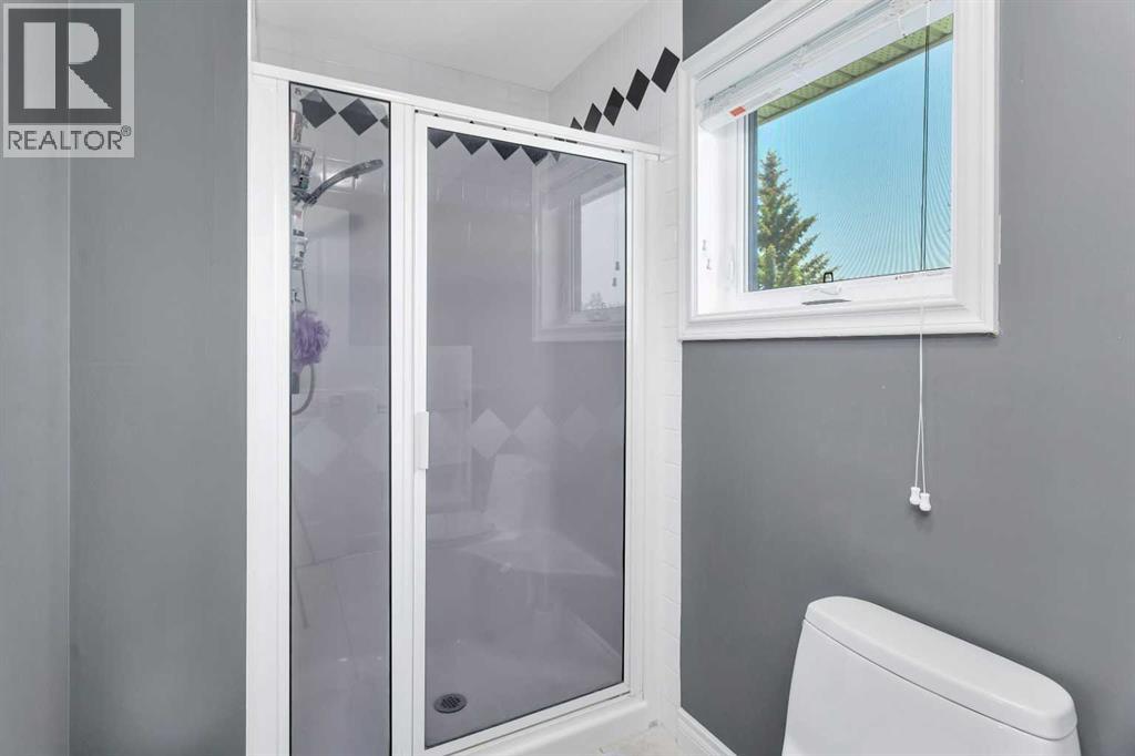 Photo 17 of 116 Armitage Close, Red Deer AB