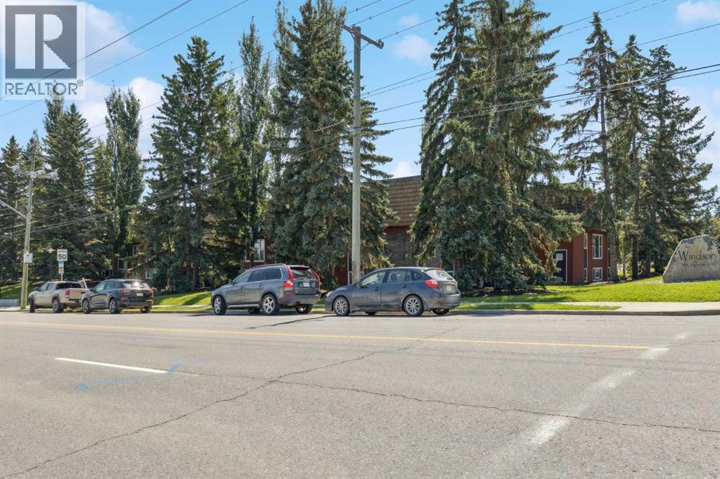 Single Family House for Sale in    Avenue SW Windsor Park Calgary 