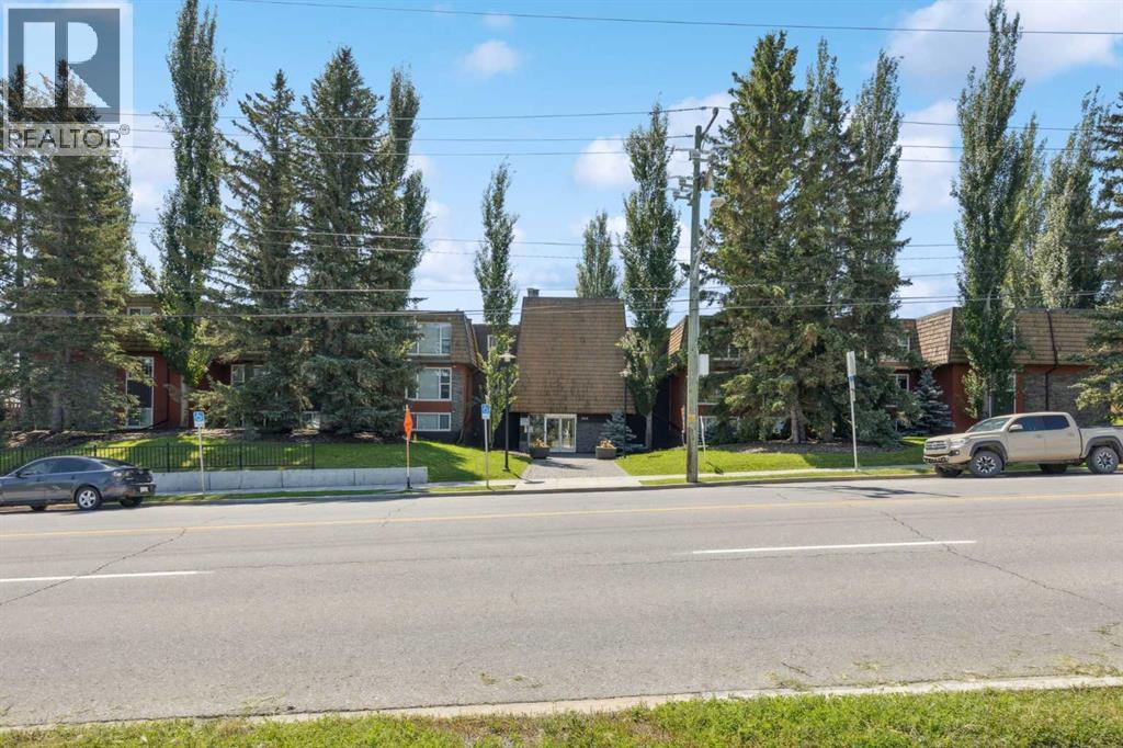 Single Family House for Sale in    Avenue SW Windsor Park Calgary 