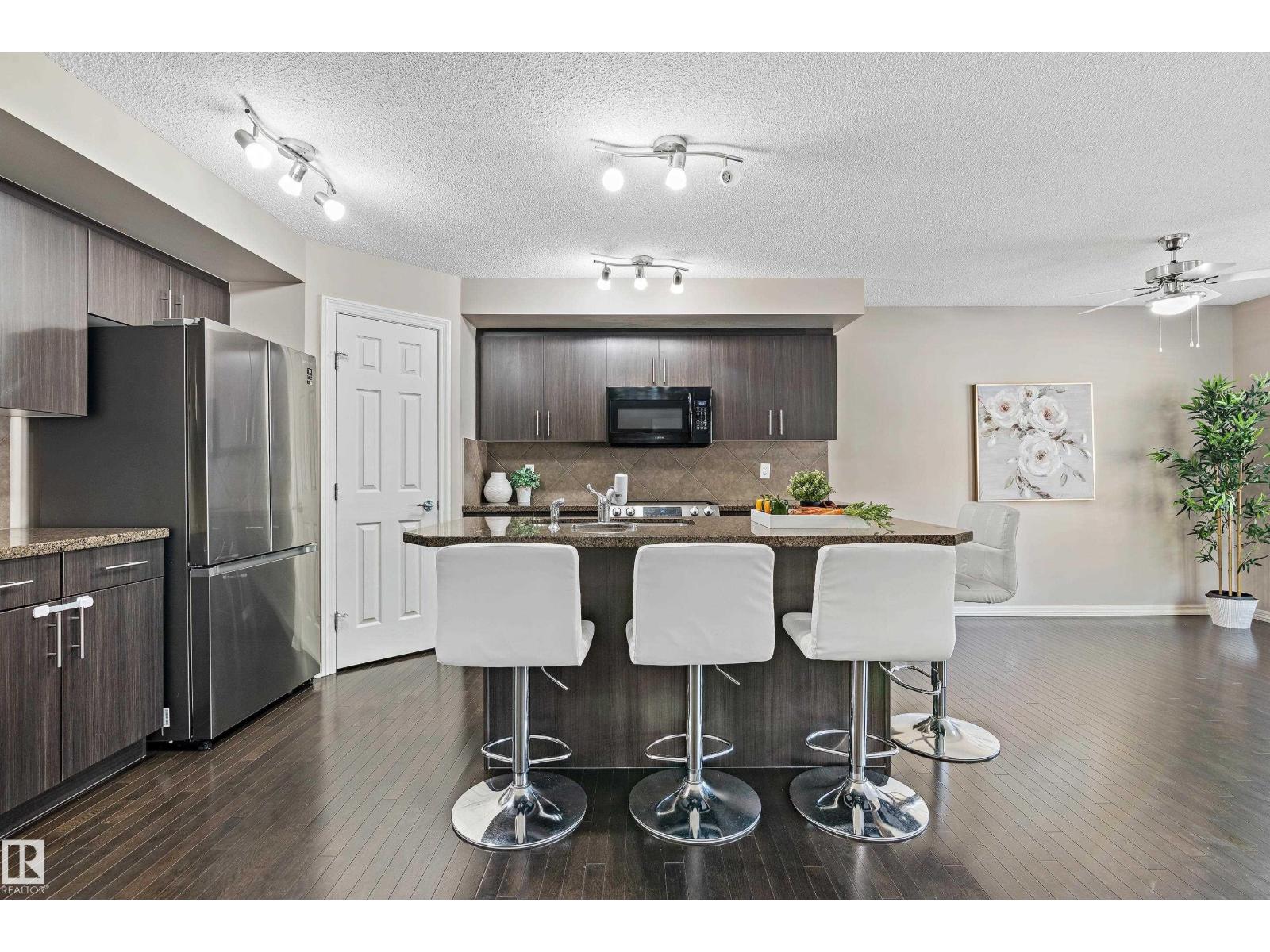 Photo 9 of 1301 Cunningham Dr Sw, Edmonton AB
