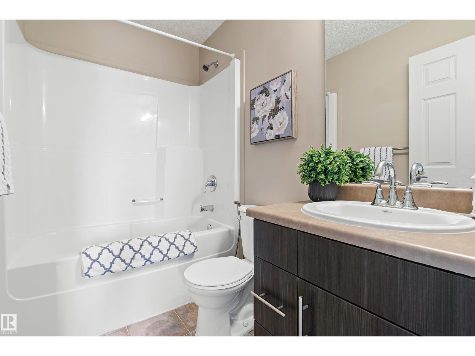 Photo 17 of 1301 Cunningham Dr Sw, Edmonton AB