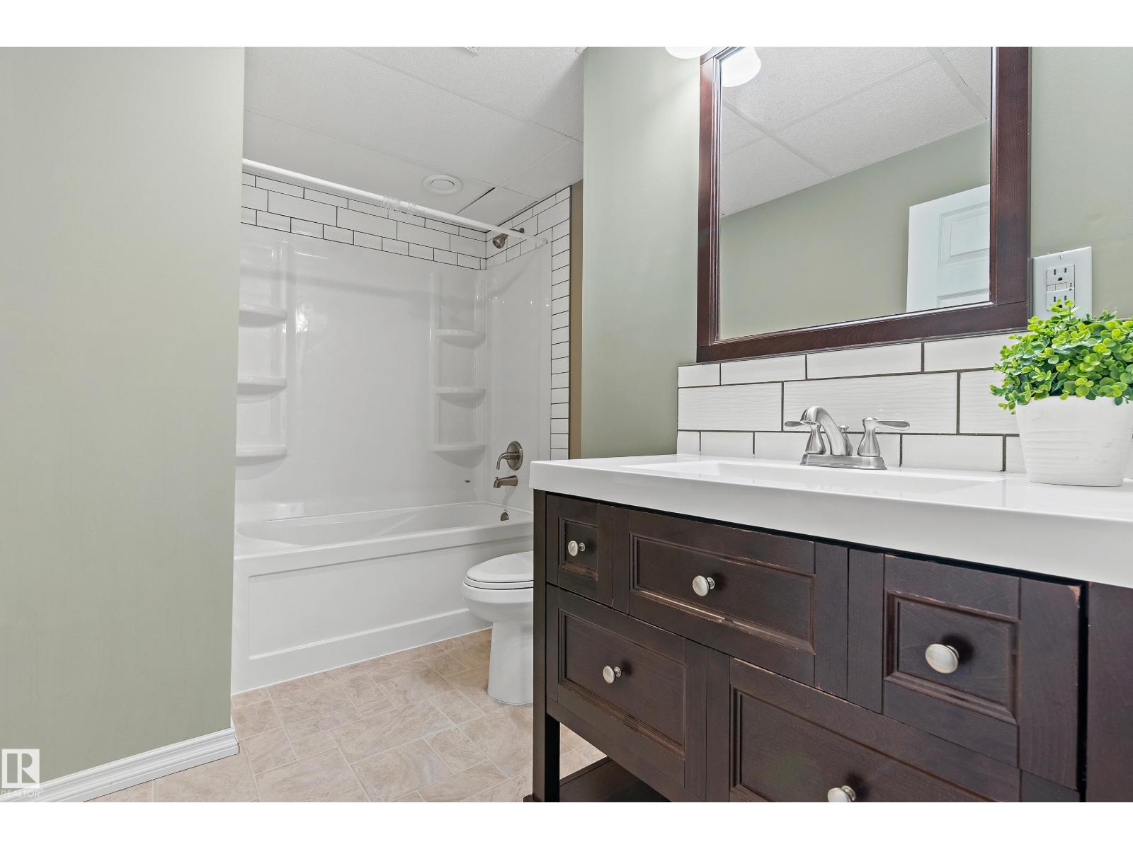 Photo 7 of 1301 Cunningham Dr Sw, Edmonton AB