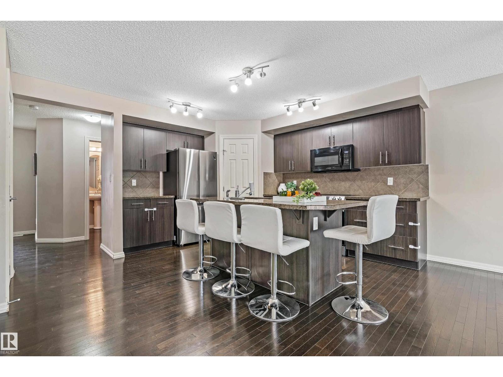 Photo 10 of 1301 Cunningham Dr Sw, Edmonton AB