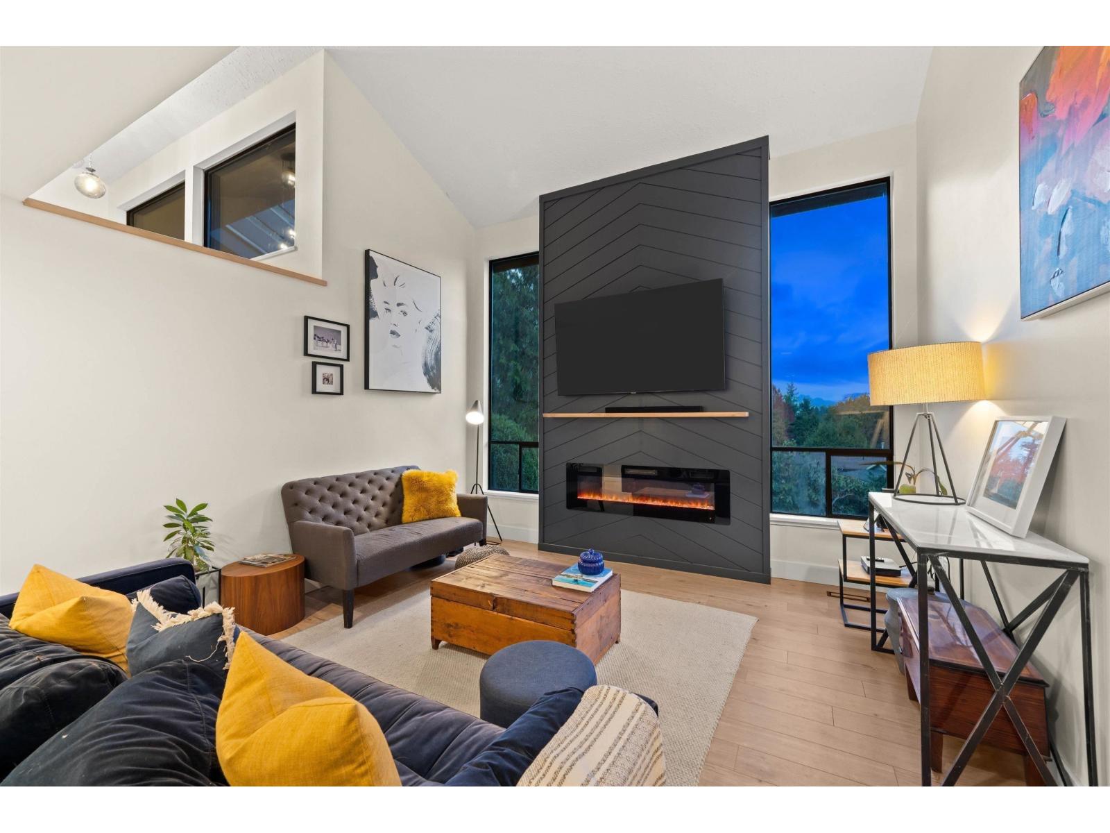Photo 9 of 4657 208 A Street, Langley BC