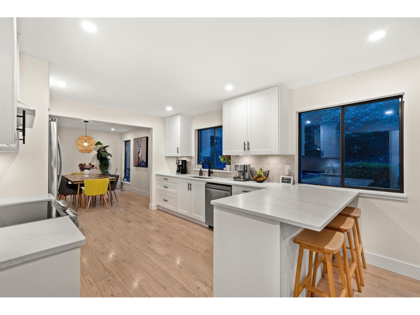 Photo 12 of 4657 208 A Street, Langley BC