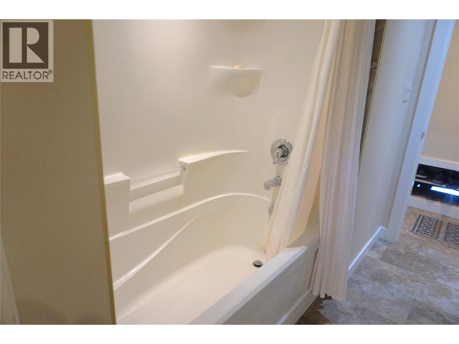 5011 Fairway Drive, Fairmont Hot Springs