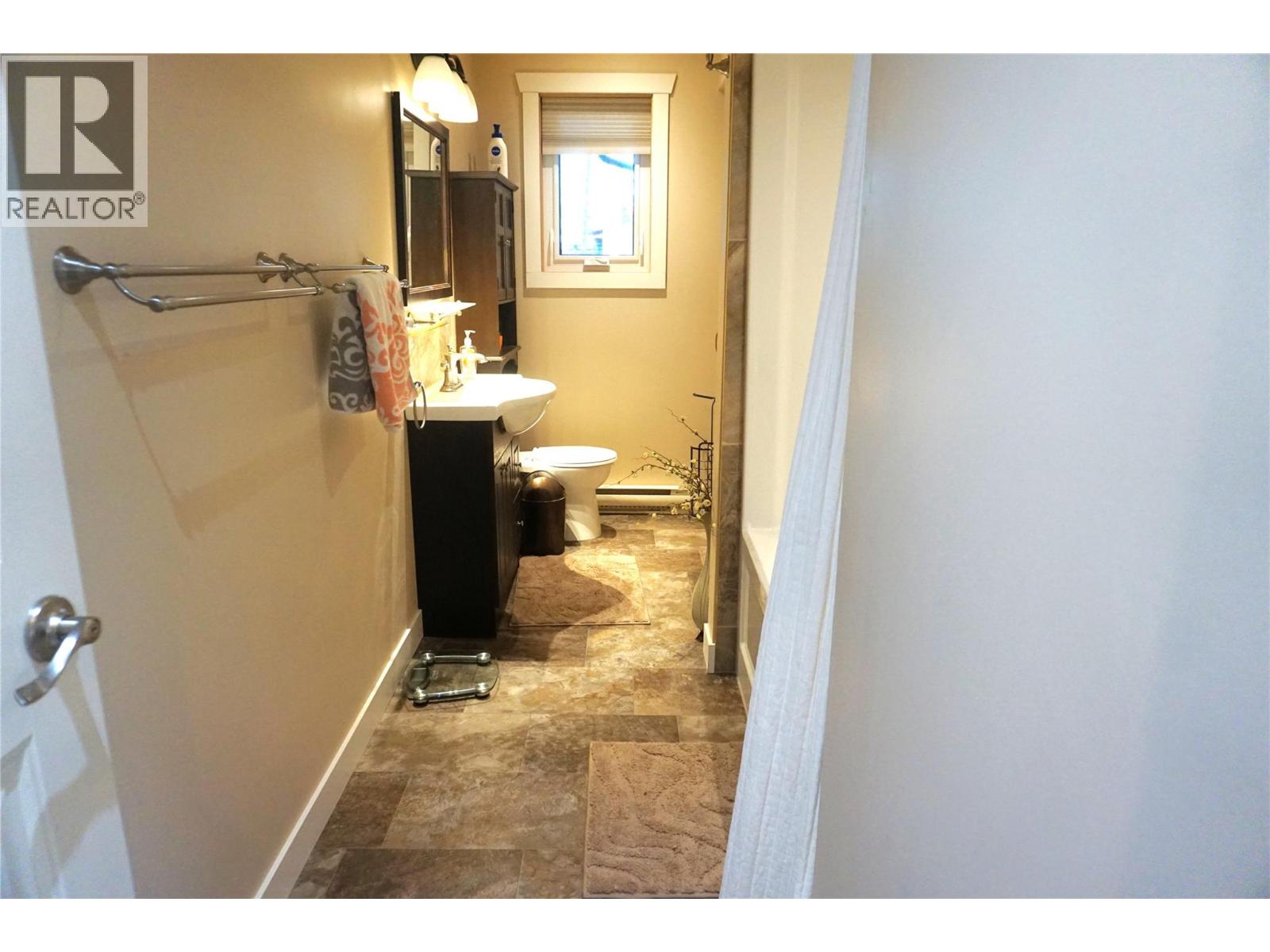 5011 Fairway Drive, Fairmont Hot Springs