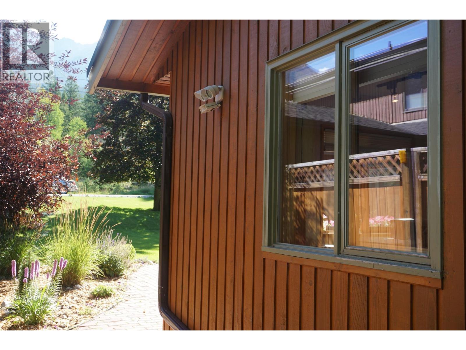 5011 Fairway Drive, Fairmont Hot Springs