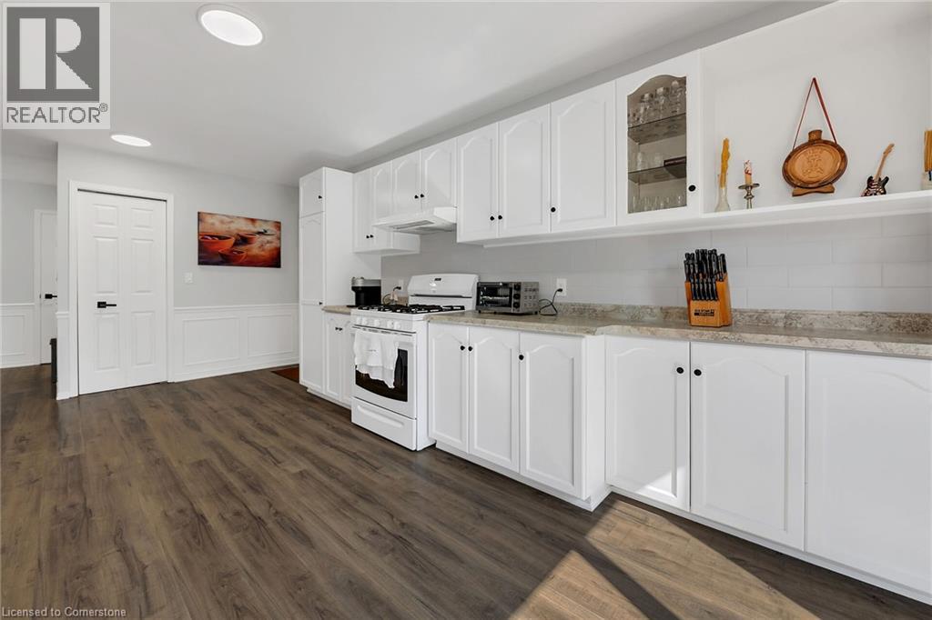 Photo 10 of 4473 Christopher Court, Beamsville ON