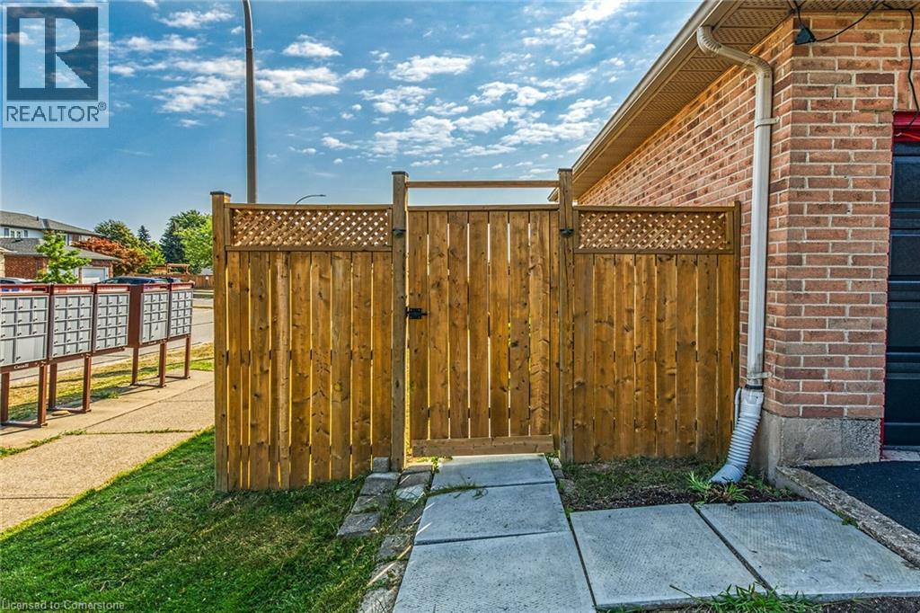 Photo 43 of 4473 Christopher Court, Beamsville ON