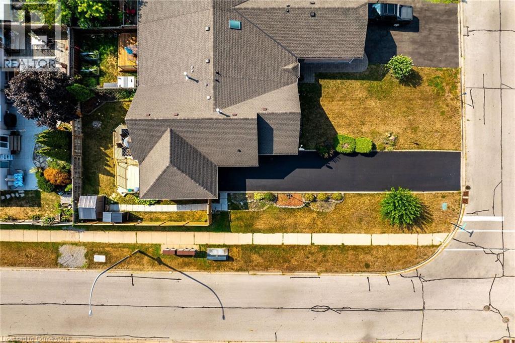 Photo 26 of 4473 Christopher Court, Beamsville ON