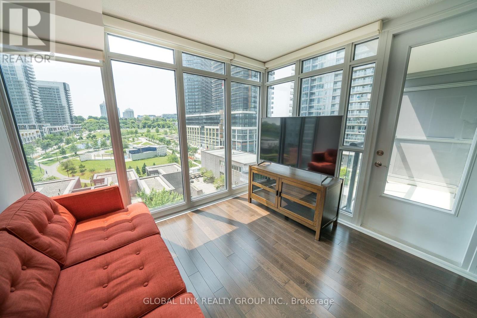 Photo 8 of 915 121 Mcmahon Drive, Toronto ON
