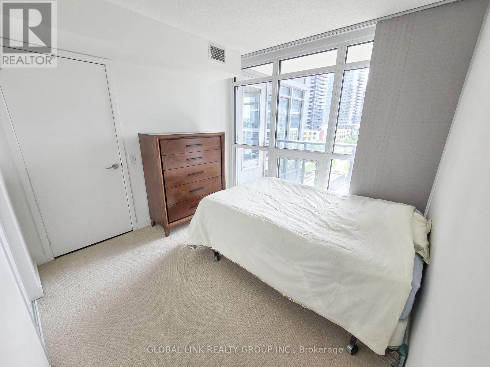Photo 16 of 915 121 Mcmahon Drive, Toronto ON