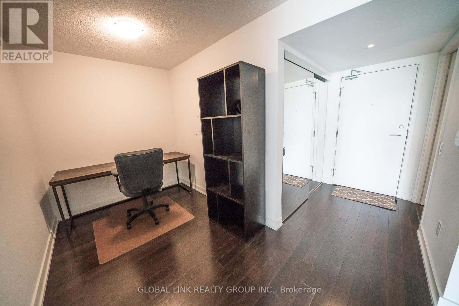 Photo 2 of 915 121 Mcmahon Drive, Toronto ON