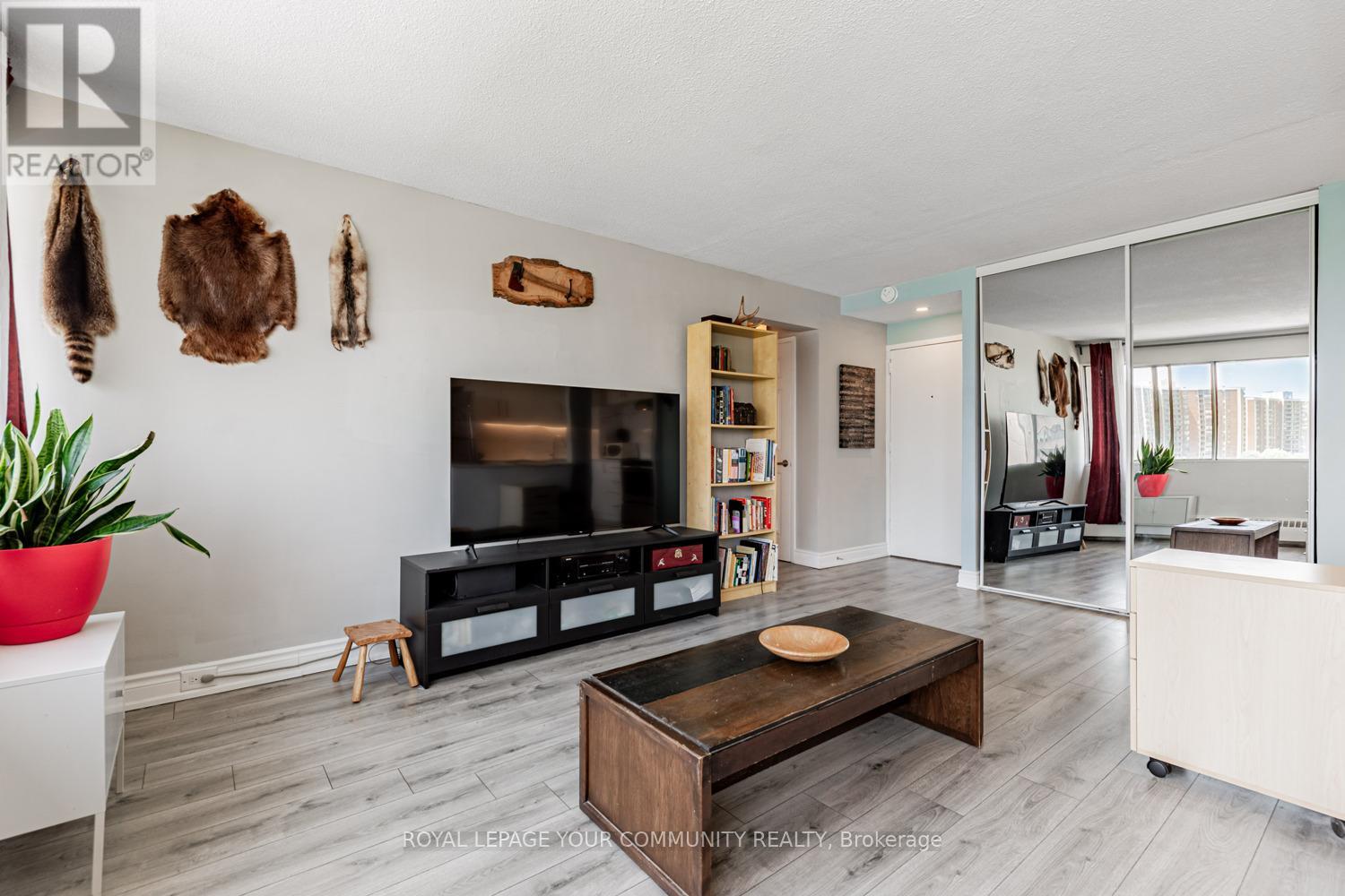 Photo 14 of 912 10 Sunny Glenway, Toronto ON
