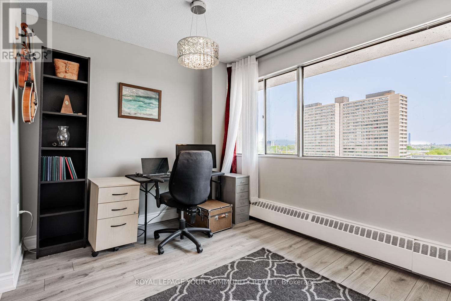 Photo 18 of 912 10 Sunny Glenway, Toronto ON