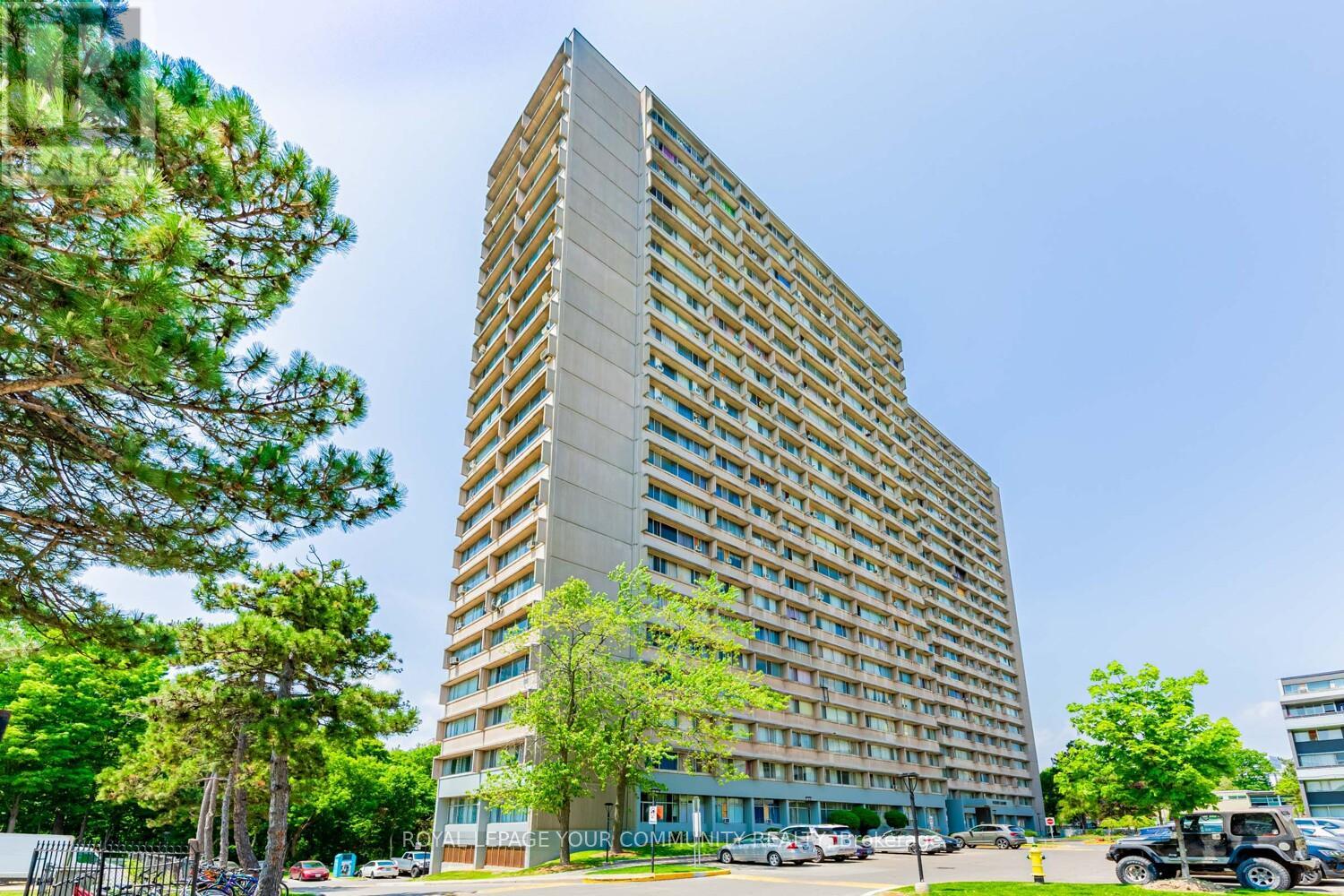Photo 5 of 912 10 Sunny Glenway, Toronto ON