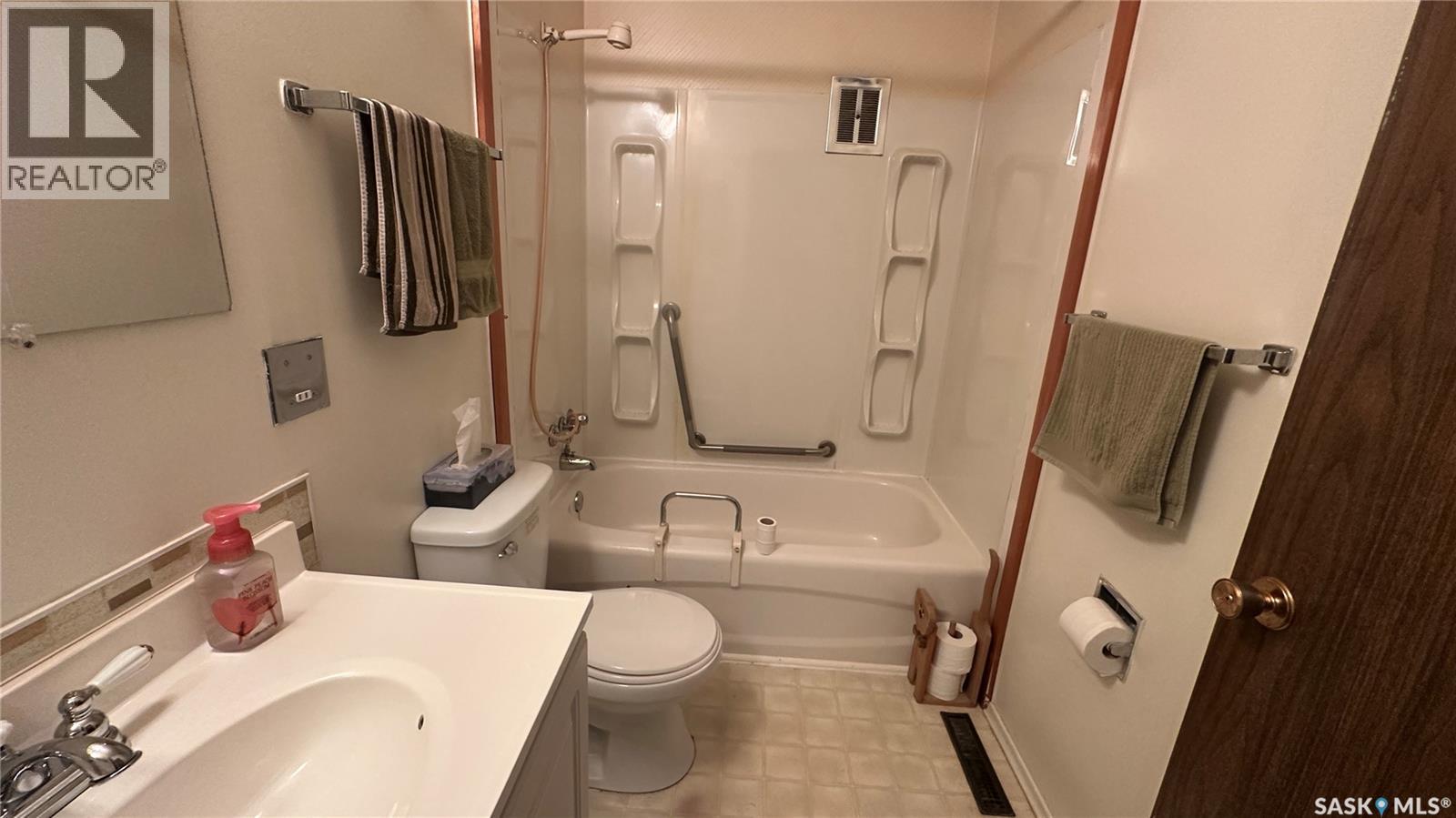 Photo 21 of 1004 96th Avenue W, Tisdale SK
