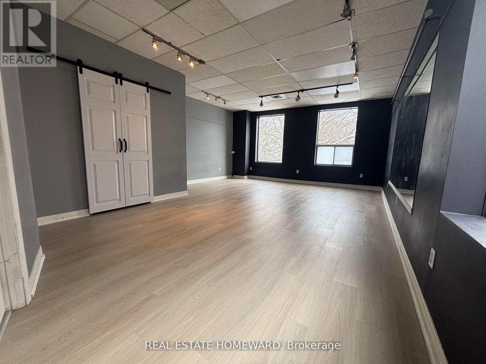 Photo 11 of Upper 863 Broadview Avenue, Toronto ON