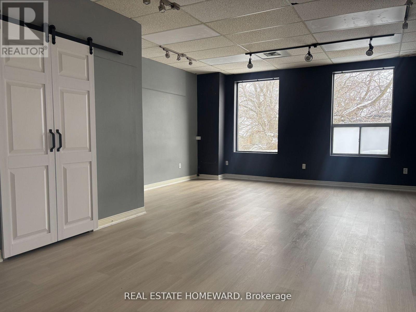 Photo 4 of Upper 863 Broadview Avenue, Toronto ON