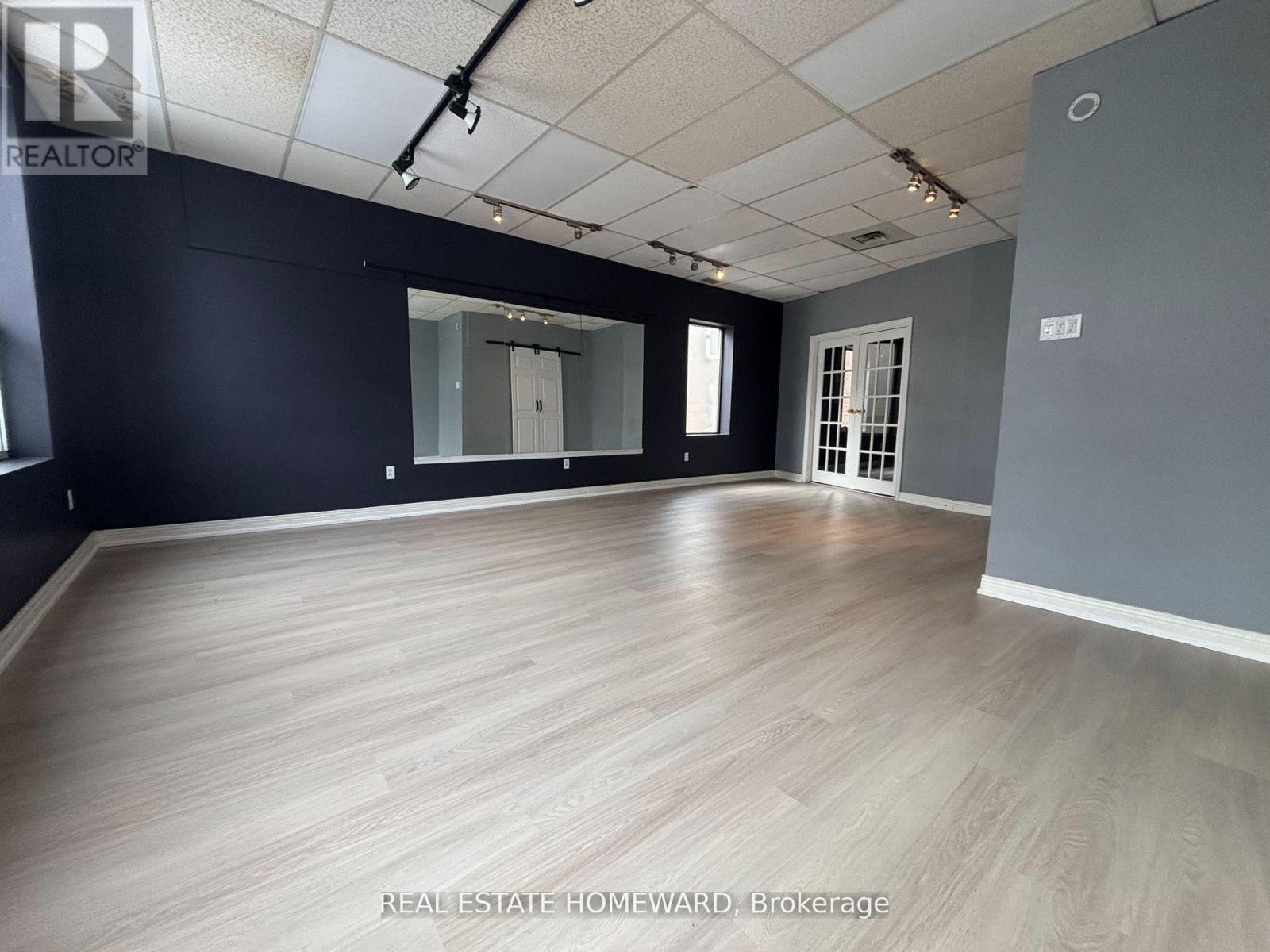 Photo 3 of Upper 863 Broadview Avenue, Toronto ON