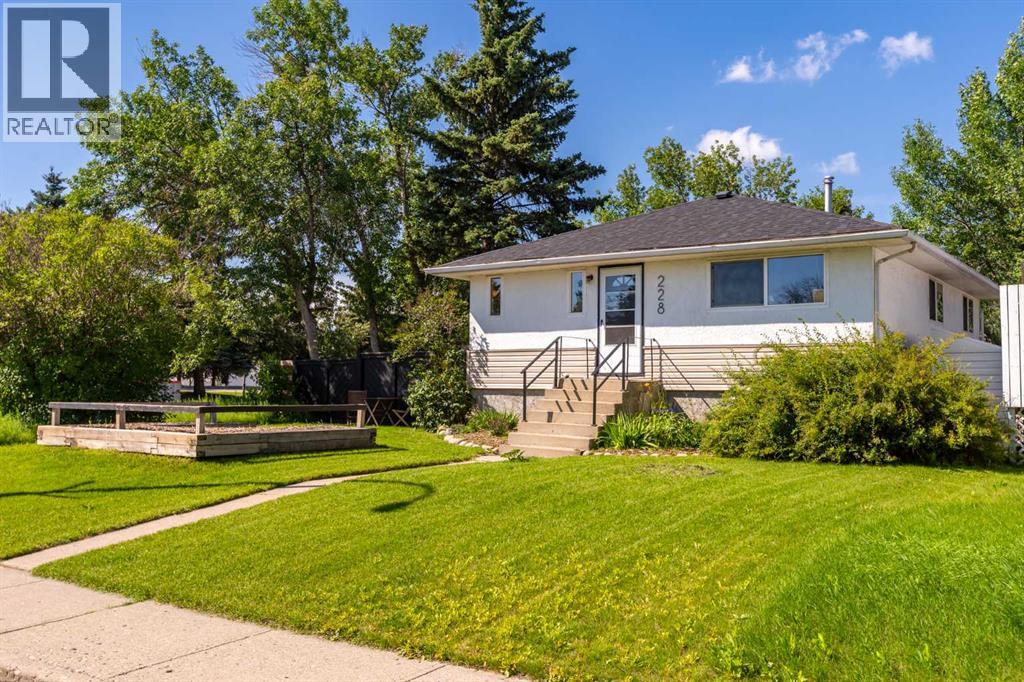 Single Family House Bungalow for Sale in  Lynnwood Drive SE Ogden Calgary 