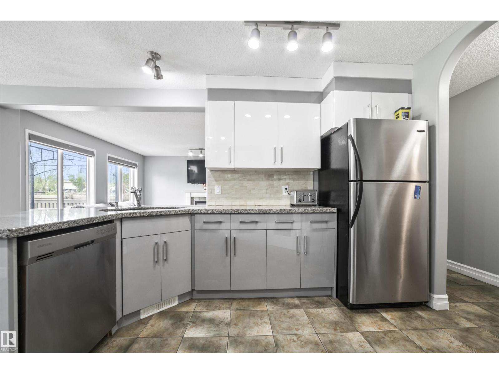 Photo 18 of 324 79 St Sw, Edmonton AB