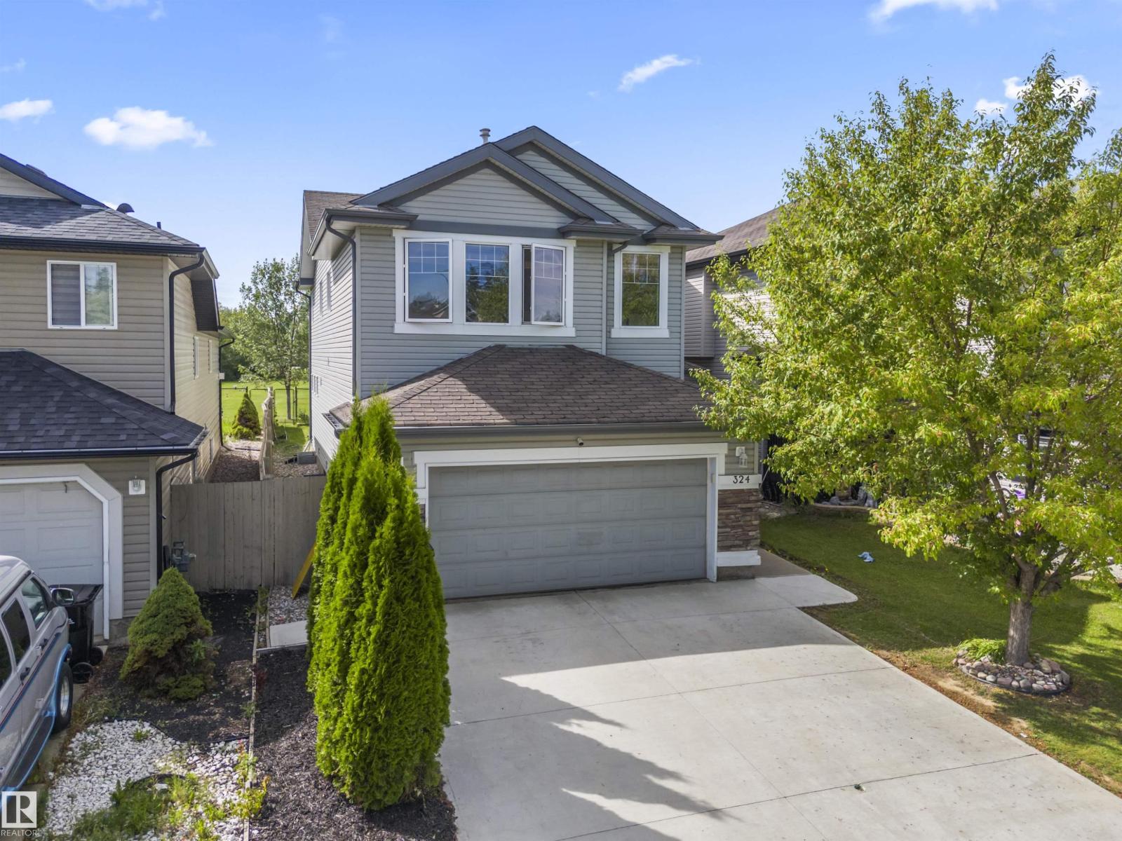Photo 2 of 324 79 St Sw, Edmonton AB