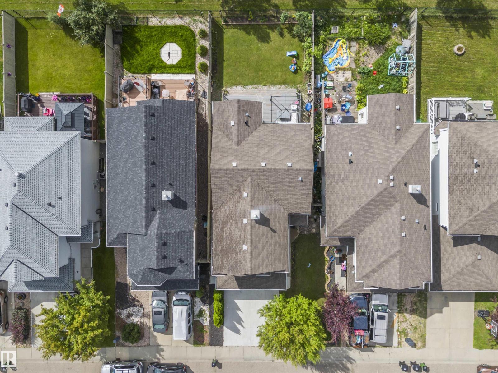 Photo 3 of 324 79 St Sw, Edmonton AB