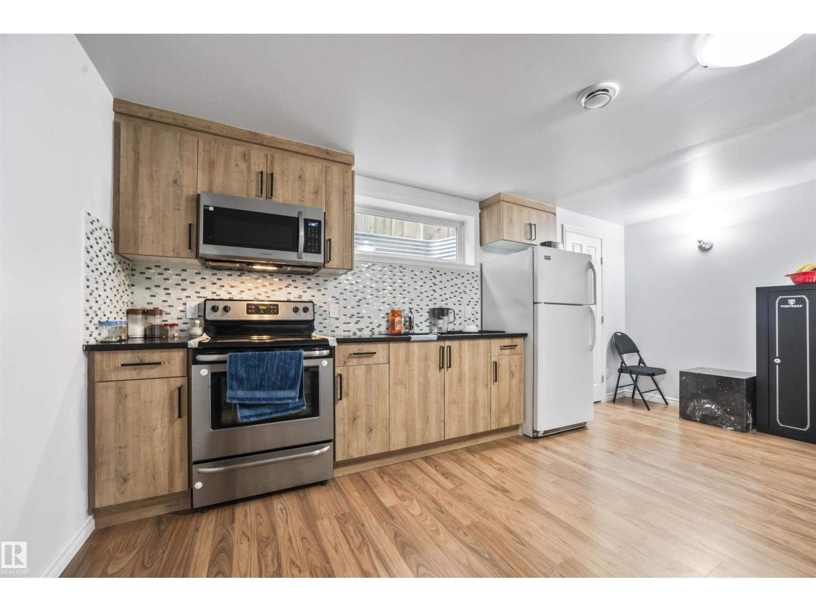 Photo 45 of 324 79 St Sw, Edmonton AB