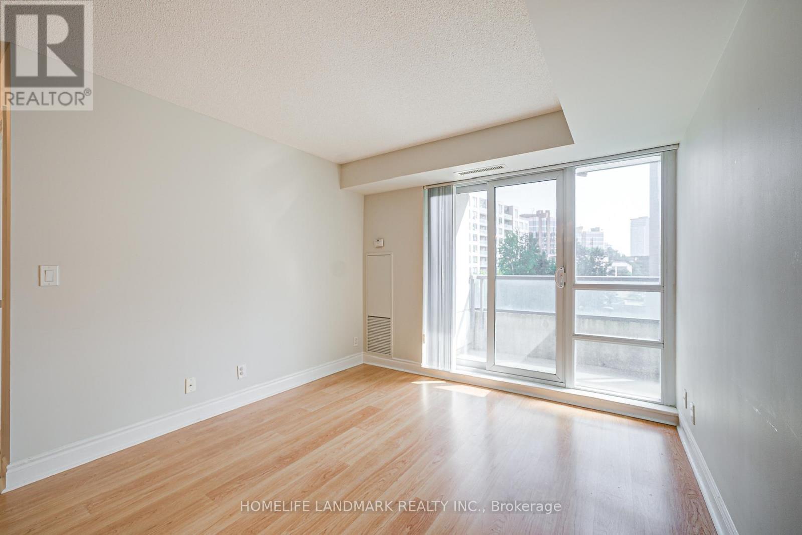 Photo 7 of 311 75 South Town Centre Boulevard, Markham ON