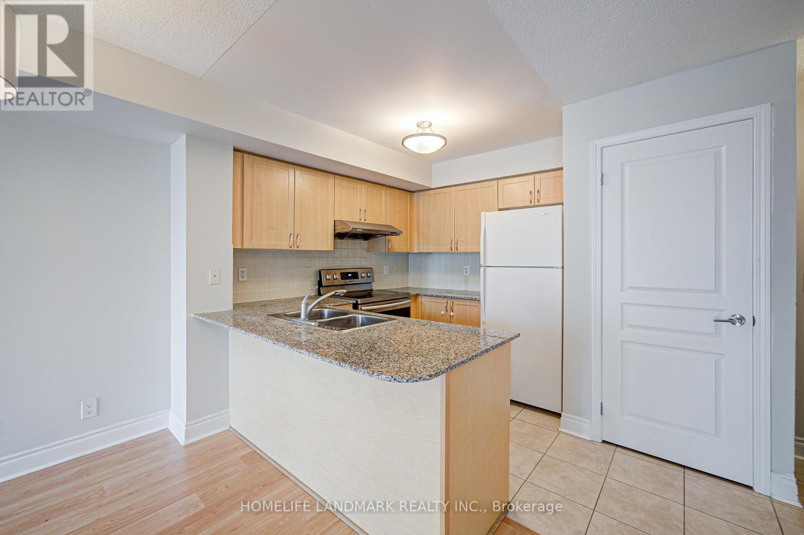 Photo 3 of 311 75 South Town Centre Boulevard, Markham ON