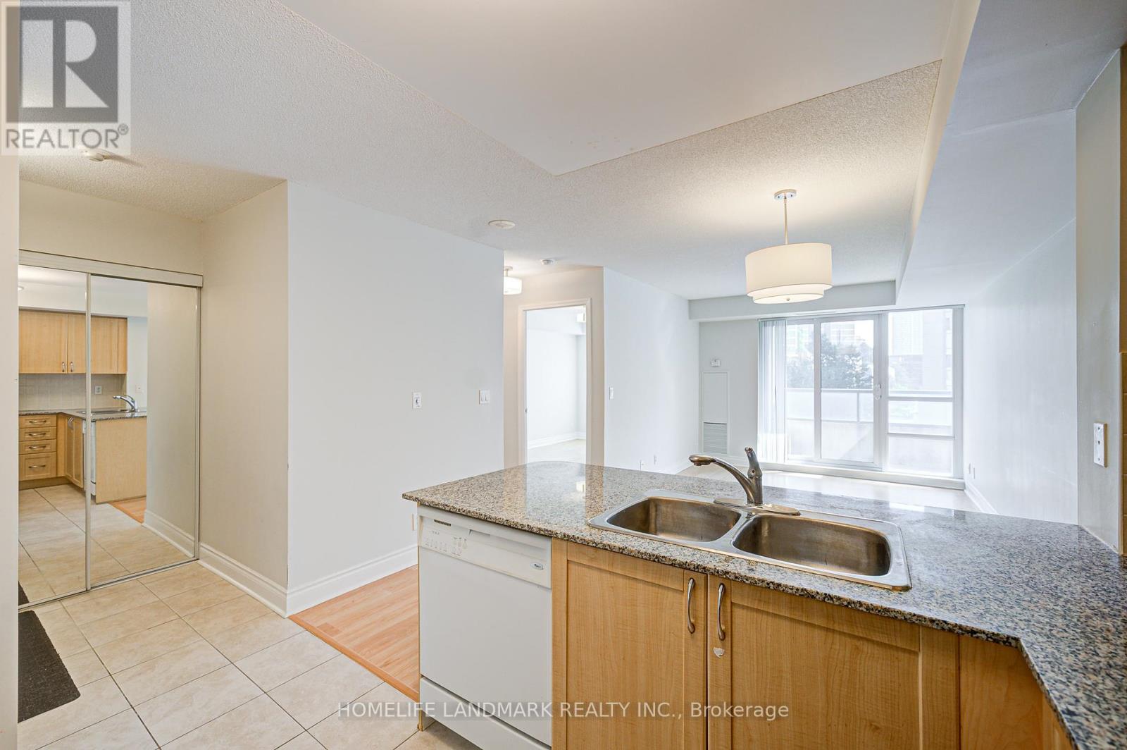 Photo 17 of 311 75 South Town Centre Boulevard, Markham ON
