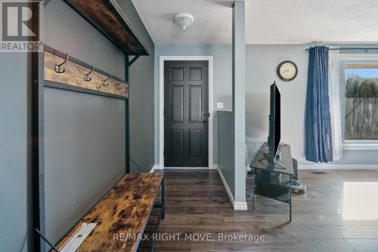 Photo 14 of 3 Westmount Drive N, Orillia ON
