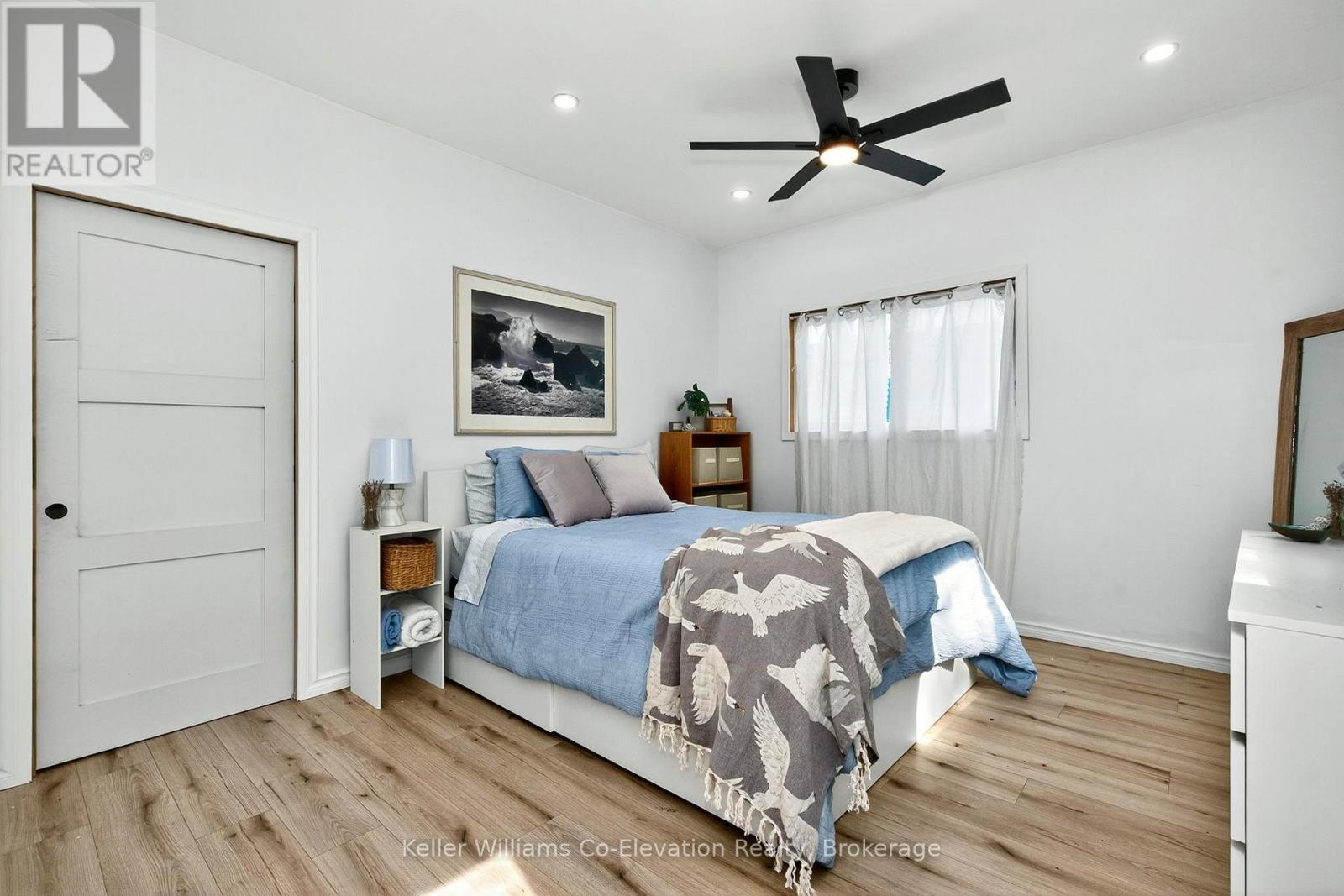 Photo 10 of 19 Vics Road, Midland ON