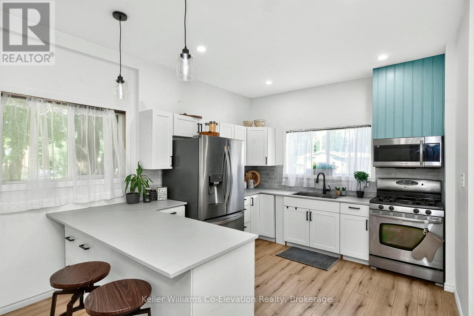 Photo 9 of 19 Vics Road, Midland ON